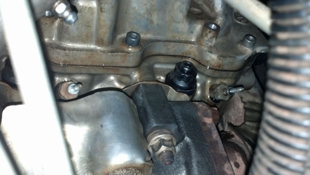 D/S valve cover leak after head gasket change on LLY Chevy and GMC